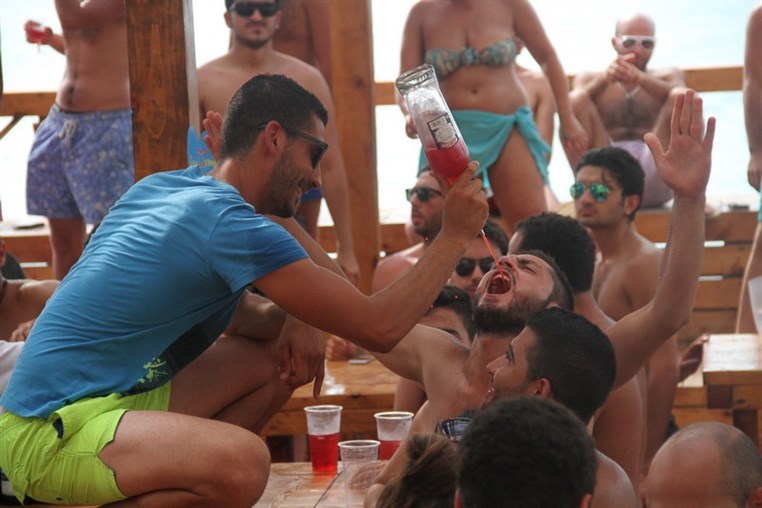 Cyan Beach Bar on Sunday
